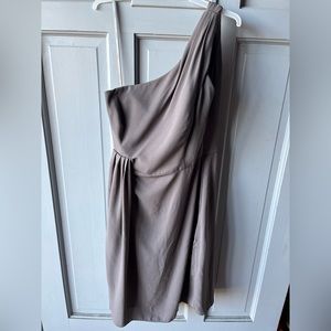 Gray Vera Wang bridal dress. Size 0-2.